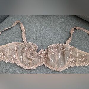 NWOT Vintage Chantelle Nude Lace Balconette Bra with Embroidered Accents